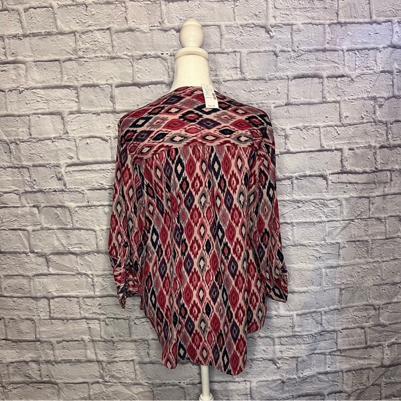 MAURICE’S Atwood Geo Print 3/4 Sleeve Popover Blouse - Picture 3 of 4